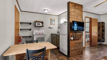 Fridge, microwave, stovetop