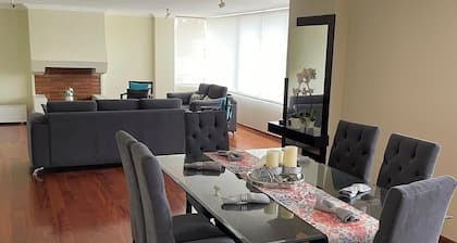 Beautiful 3-bedroom condo in pleasant Quito for your getaway
