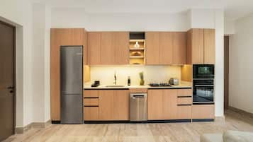 Luksus-loftsværelse - balkon - udsigt til have | Privat køkken