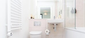 Bathroom - Bespoke Piccadilly 2-Bed Retreat Gym Spa Pool (Manchester)