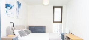 Room - Bespoke Piccadilly 2-Bed Retreat Gym Spa Pool (Manchester)