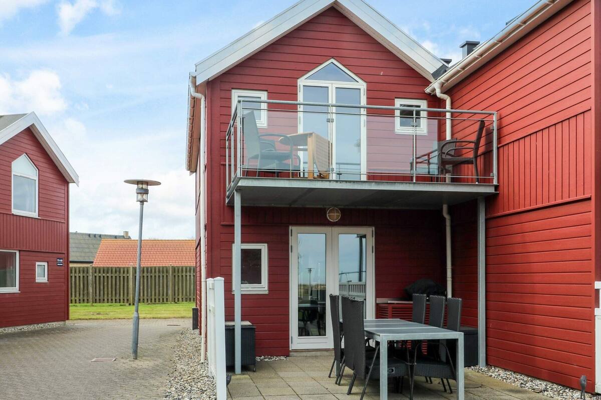 House | Outdoor dining