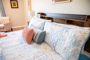 4 bedrooms, iron/ironing board, free WiFi, bed sheets - Rexford Sound HideAway-Pool and Pet Friendly (Navarre)