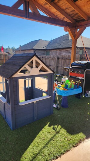 Children’s area - Rexford Sound HideAway-Pool and Pet Friendly (Navarre)