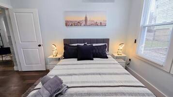 2 bedrooms, WiFi (free), bed sheets