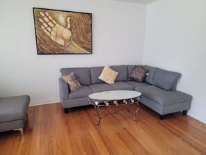 Living area - Cozy Ocala Home Near Paddock Mall (Ocala)