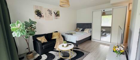 1 Schlafzimmer, Bügeleisen/Bügelbrett, kostenloses WLAN, Bettwäsche