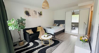 Modern Apartment in Myyrmäki – Direct Train to Helsinki & Airport