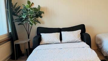 1 chambre, fer et planche à repasser, Wi-Fi gratuit, draps fournis