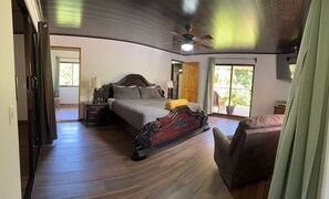 4 bedrooms, WiFi - Tropical Villa with Private Pool ,Jacuzzi & Relaxing (Santa Cruz)