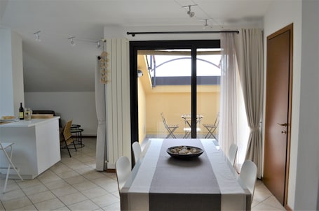 Restauration. HOME2020: feel at home on business & on vacation between Miland and Como