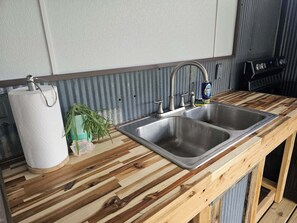 Private kitchen - Gorgeous 4-bedroom Log Lodge in the pines. Custer, SD (Custer)