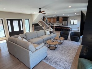 Living area - Brand NEW book NOW!!! The LOTO’s One and Only-All Play, All Day, Getaway (Osage Beach)