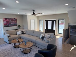 Living area - Brand NEW book NOW!!! The LOTO’s One and Only-All Play, All Day, Getaway (Osage Beach)
