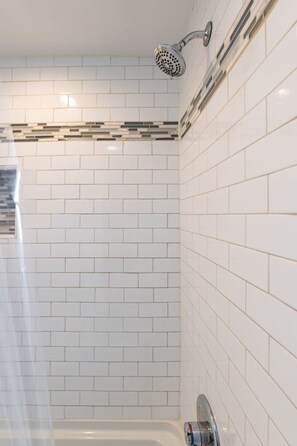 Hair dryer - The Swan OTR | Rooftop and Parking | 3Br / 2.5Ba (Cincinnati)