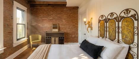 3 Schlafzimmer, Schreibtisch, Bügeleisen/Bügelbrett, WLAN