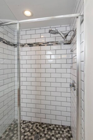 Hair dryer - The Swan OTR | Rooftop and Parking | 3Br / 2.5Ba (Cincinnati)