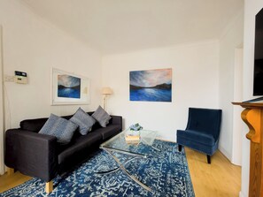 TV - Stylish Flat Near Whitechapel - Pass the Keys (London)