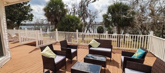 Historic Lake House on Lake Jackson Water Views