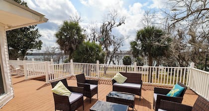 Historic Lake House on Lake Jackson Water Views