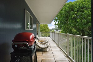 Property grounds - Spacious 4BR Birkenhead Retreat | 3 Living Areas (Auckland North Shore)