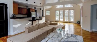 Welcome in this charming one bedroom apartment located in Westwood. WorldCup2026