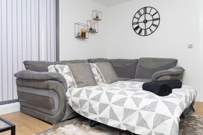 Interior - Stunning 2-Bed Retreat - AO Arena & Victoria Stn (Manchester)