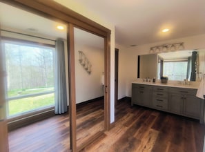 Interior - Secluded, Private Brown County Retreat! 8.5 Acres, 3BR, 3BA, Near Bloomington! (Nashville)