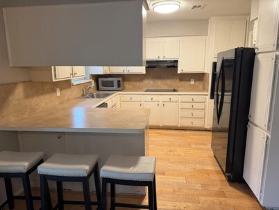 3-bedroom house in serene Benbrook with cool AC breeze