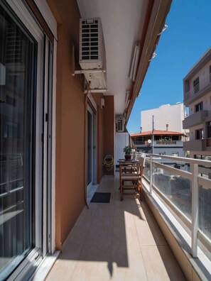 Outdoor dining - Downtown cozy and chic apartment (Chalkida)