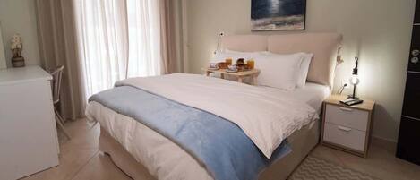 2 bedrooms, iron/ironing board, WiFi, bed sheets