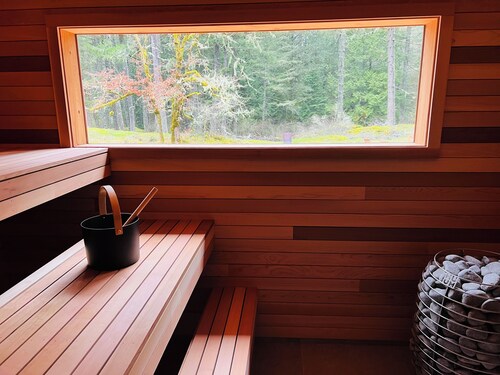 MindWell Retreat: Privacy, Wellness, Nature & Proximity to Victoria