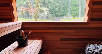 MindWell Retreat: Privacy, Wellness, Nature & Proximity to Victoria