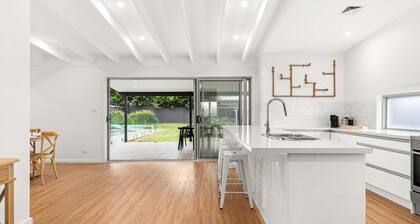 Coastal Family Escape, Pool, Yard & 150m to Warilla Beach