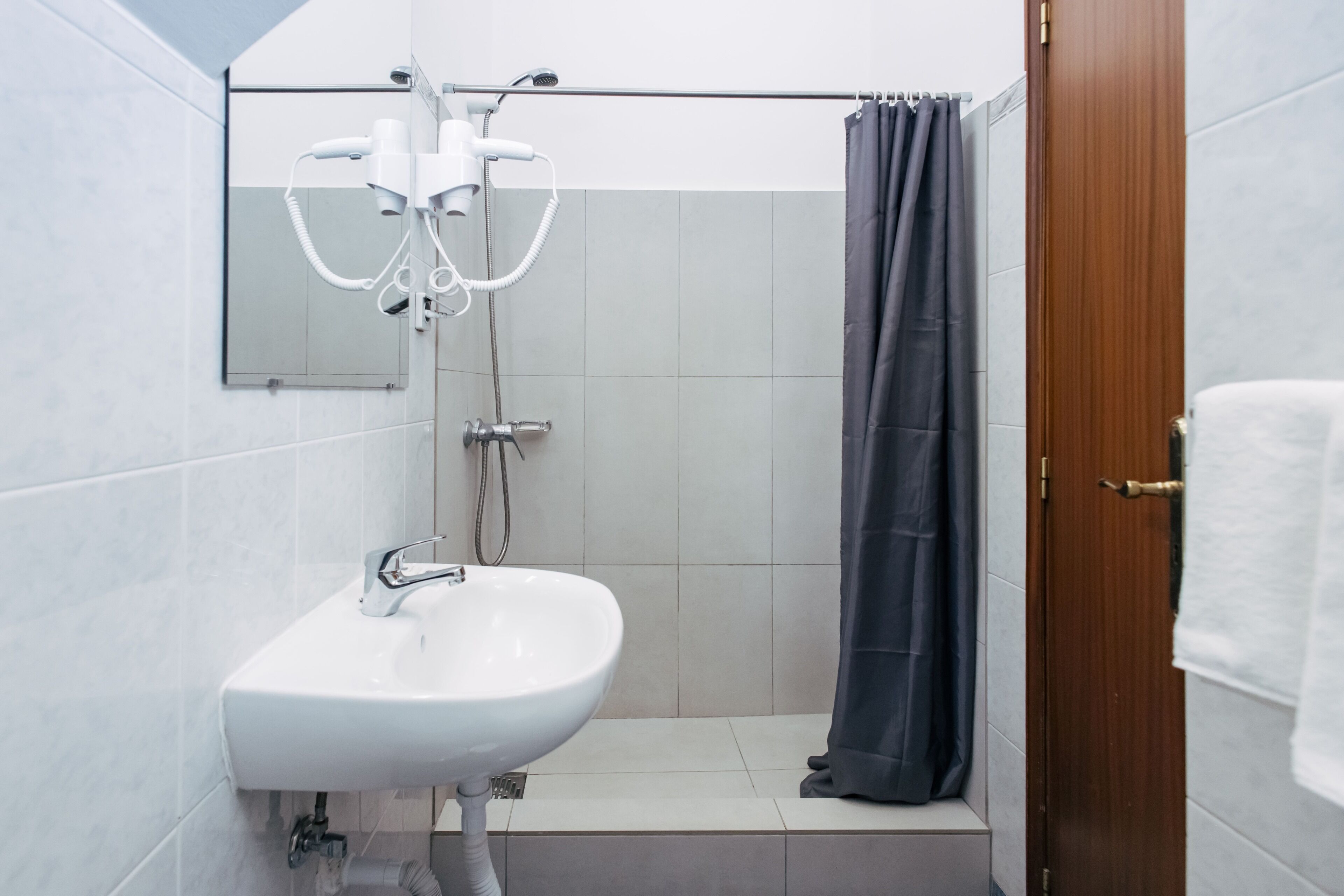 Doccia, asciugacapelli, bidet, asciugamani
