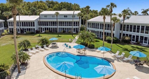 Riverfront Condo w/ Dock & Porch Views