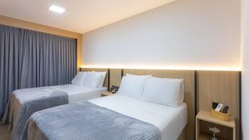 Comfort Studio, Partial Sea View | Blackout curtains, iron/ironing board, free WiFi