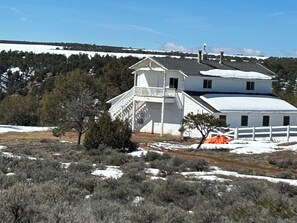 Exterior - Charming farmhouse on 200 acres in Hesperus, CO overlooking 5,000 acre reserve. (Hesperus)