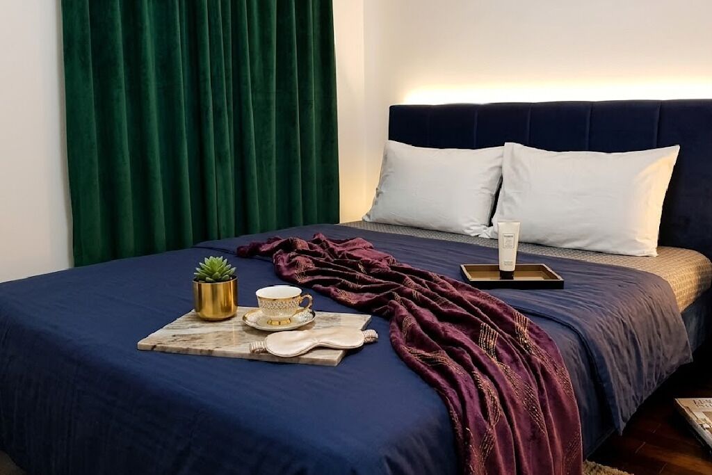 WiFi, bed sheets
