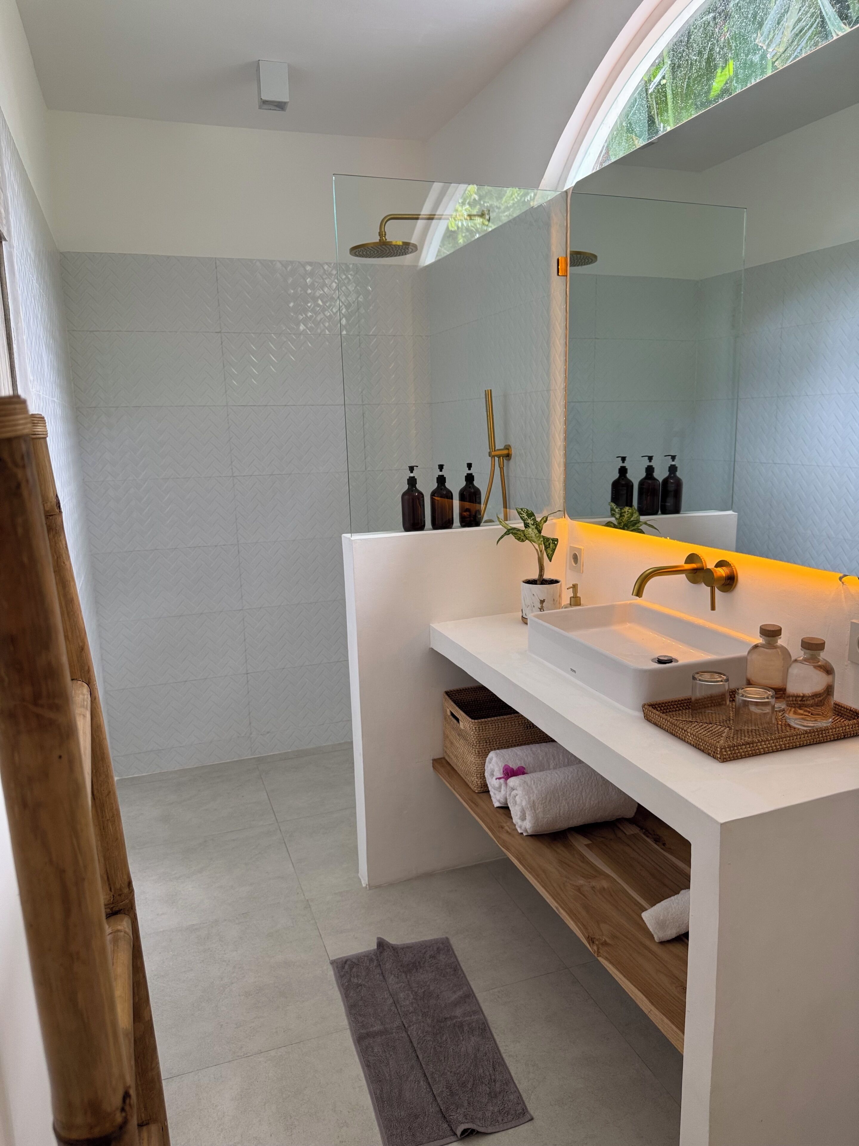 Shower, towels, soap, shampoo
