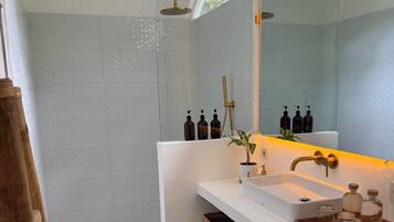 Shower, towels, soap, shampoo