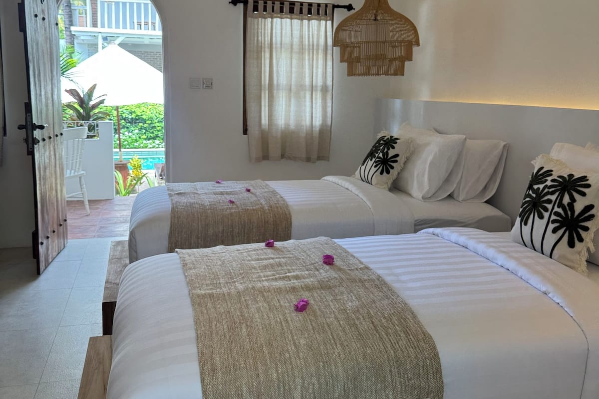 Deluxe Twin Room, Balcony, Pool View