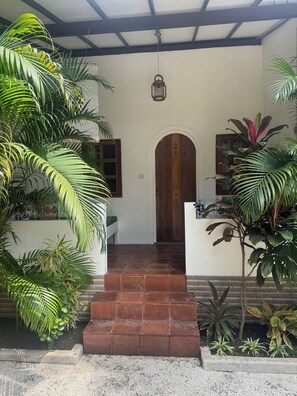 Fachada de la propiedad