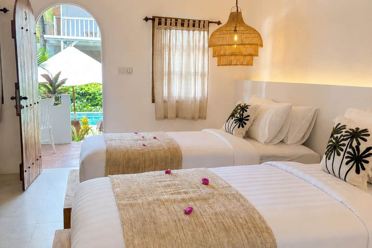 Deluxe-Zweibettzimmer, Balkon, Poolblick