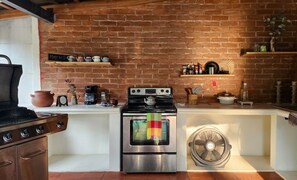 Refrigerador, horno, placa de cocina, cafetera/tetera