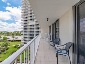Property grounds - Panoramic Views of the Gulf of Mexico (Marco Island)