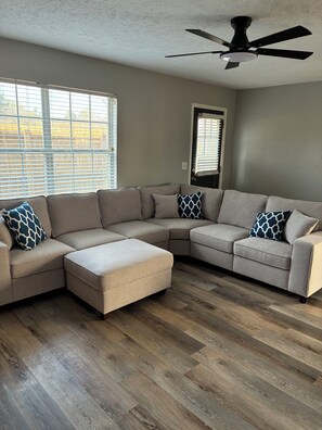 Living area - 3-bedroom condo located minutes from MSU and in the heart of Starkville. (Starkville)