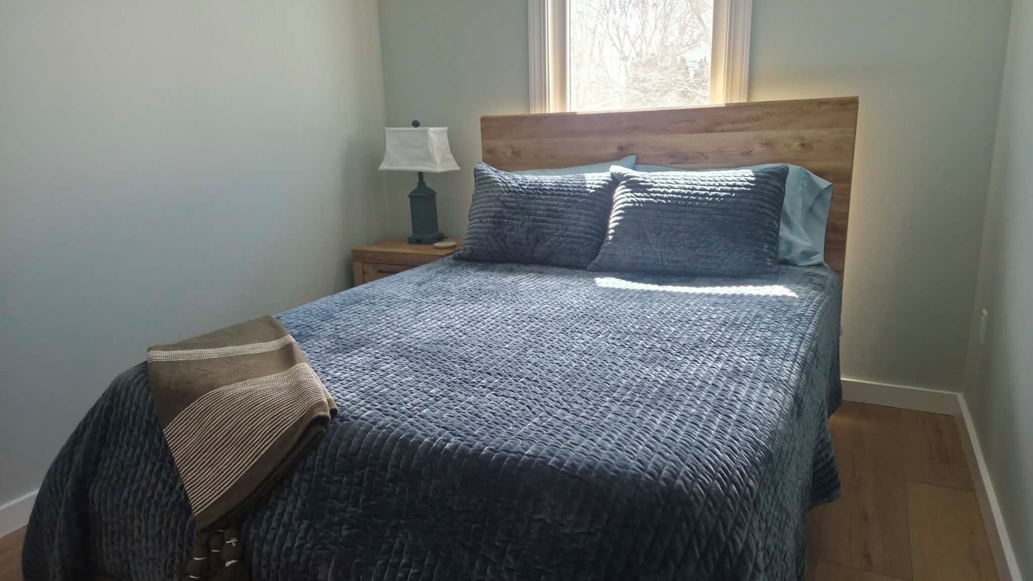 WiFi, bed sheets