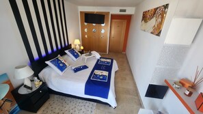 1 chambre, coffres-forts dans les chambres, bureau