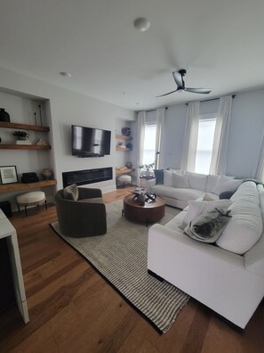 Living area - World Cup Stay! 4-Story Townhome w/ Rooftop Views – Walk to Stadium (Atlanta)